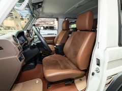 Toyota Land Cruiser (Import) LC71 4.0L Automatic - ფოტო 7