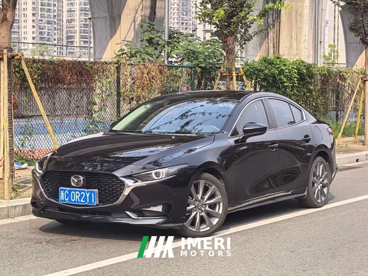 Mazda3 Axela 2.0L Automatic Luster Edition