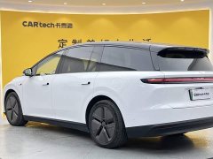 Li Auto i8 Standard Edition - ფოტო 4