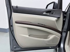 Buick GL8 Land Executive Cabin 652T Luxury - ფოტო 12