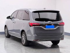 Buick GL8 Land Executive Cabin 652T Luxury - ფოტო 6