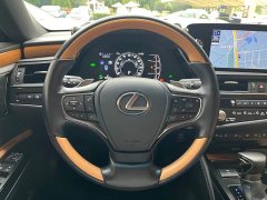 Lexus ES 300h Executive - ფოტო 14