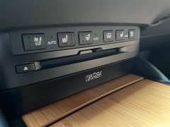 Lexus ES 300h Executive - ფოტო 17