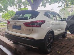 Nissan Qashqai 2.0L CVT Luxury - ფოტო 2