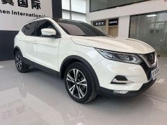Nissan Qashqai 2.0L CVT XV Premium Luxury - ფოტო 3