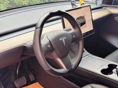 Tesla Model Y Rear-Wheel Drive - ფოტო 3