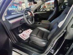 Tesla Model Y Rear-Wheel Drive - ფოტო 3