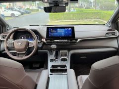 Toyota Sienna 2021 2.5L Hybrid Platinum Edition - ფოტო 10