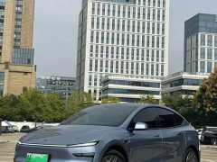 Tesla Model Y L Long Range All-Wheel Drive - ფოტო 2