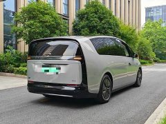 Li Auto MEGA Home Family Edition - ფოტო 6