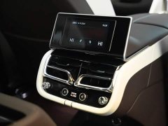 Bentley Bentayga 4.0T V8 Long Wheelbase - ფოტო 15
