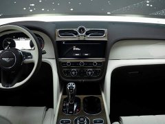 Bentley Bentayga 4.0T V8 Long Wheelbase - ფოტო 9