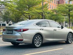 Lexus ES 260 Excellence Edition - ფოტო 11