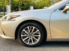Lexus ES 260 Excellence Edition - ფოტო 4