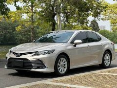 Toyota Camry 2.0G Luxury - ფოტო 1