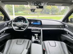 Hyundai Elantra 2023 1.5L CVT Luxury - ფოტო 13