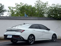 Hyundai Elantra 2023 1.5L CVT Luxury - ფოტო 5