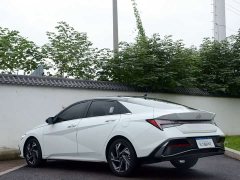 Hyundai Elantra 2023 1.5L CVT Luxury - ფოტო 6