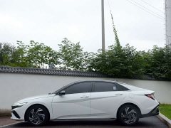 Hyundai Elantra 2023 1.5L CVT Luxury - ფოტო 7
