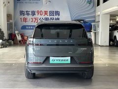 Volvo XC70 Plug-in Hybrid 2026 Two-Wheel Drive Long Range Core - ფოტო 8
