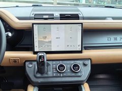 Land Rover Defender 2025 90 3.0T P400 X-Dynamic HSE - ფოტო 14