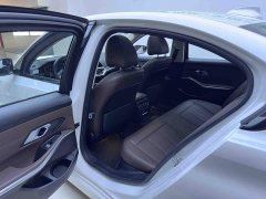 BMW 3 Series 320i M Sport Package - ფოტო 10