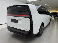 Li Auto Li Xiang MEGA 2024 Ultra - ფოტო 3