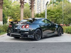 Nissan GT-R Premium US Version - ფოტო 4