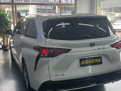 Toyota Sienna 2.5L Hybrid Luxury - ფოტო 11