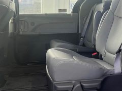 Toyota Sienna 2.5L Hybrid Luxury - ფოტო 5
