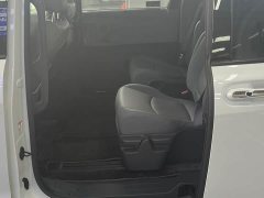 Toyota Sienna 2.5L Hybrid Luxury - ფოტო 6