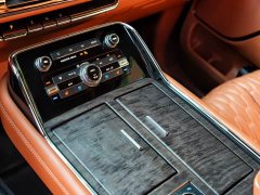 Lincoln Navigator 3.5T Long Wheelbase Presidential Edition - ფოტო 5