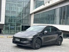 Tesla Model Y Rear-Wheel Drive - ფოტო 1