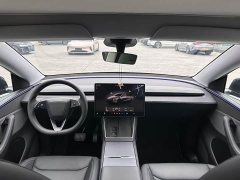 Tesla Model Y Rear-Wheel Drive - ფოტო 6