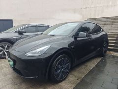 Tesla Model Y Rear-Wheel Drive - ფოტო 1