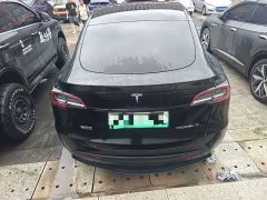Tesla Model Y Rear-Wheel Drive - ფოტო 5