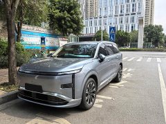 Wuling Starlight L 260km Six-Seat Premium Edition - ფოტო 1