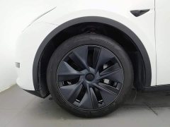 Tesla Model Y Rear-Wheel Drive - ფოტო 17