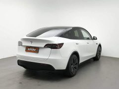 Tesla Model Y Rear-Wheel Drive - ფოტო 2
