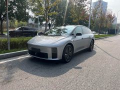 Li Auto i6 Two-Wheel Drive Standard - ფოტო 1