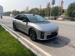 Li Auto i6 Two-Wheel Drive Standard - ფოტო 3