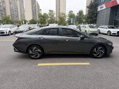 Hyundai Elantra 1.5L CVT Luxury - ფოტო 6