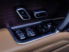 Land Rover Range Rover 2025 3.0L V6 400PS Extended Wheelbase Prestige Edition - ფოტო 12