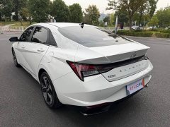 Hyundai Elantra 1.5L CVT Luxury - ფოტო 13