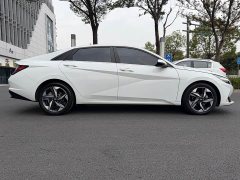 Hyundai Elantra 1.5L CVT Luxury - ფოტო 14