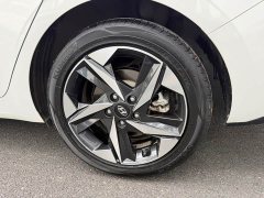 Hyundai Elantra 1.5L CVT Luxury - ფოტო 4
