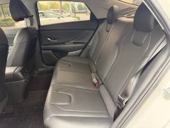 Hyundai Elantra 1.5L CVT Luxury - ფოტო 5