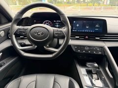 Hyundai Elantra 1.5L CVT Luxury - ფოტო 9
