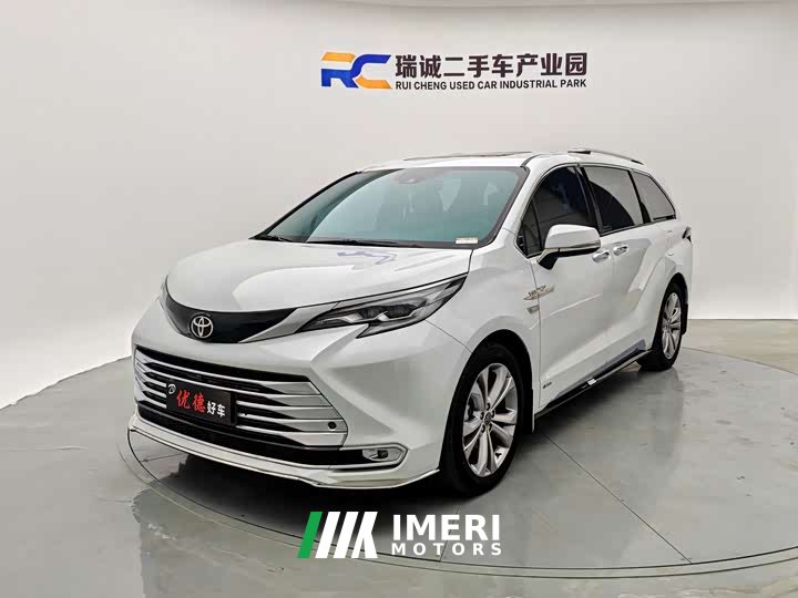 Toyota Sienna 2.5L Hybrid Platinum Edition