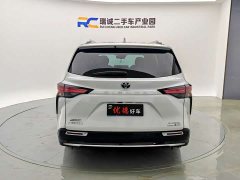 Toyota Sienna 2.5L Hybrid Platinum Edition - ფოტო 4